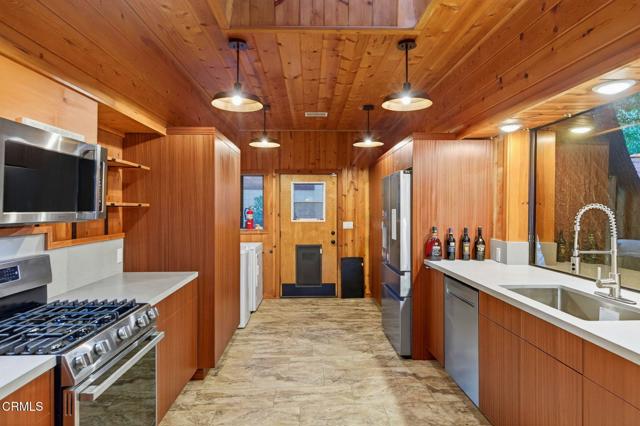 Detail Gallery Image 19 of 52 For 12752 Sisar Rd, Ojai,  CA 93023 - 2 Beds | 1 Baths