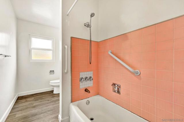 328 30 9th St, Del Mar CA: https://media.crmls.org/mediaz/0ed0aacd-bd70-41ec-94a7-64e6c334a6be.jpg