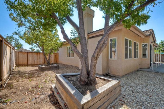 Detail Gallery Image 34 of 34 For 1789 Clydesdale Ct, Oceanside,  CA 92057 - 3 Beds | 2 Baths