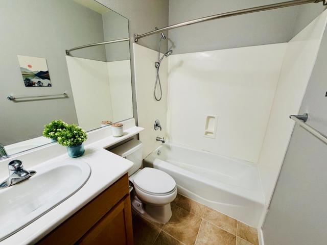 562 Montego Terrace, Sunnyvale CA: https://media.crmls.org/mediaz/0ed12ac0-e23d-4ec8-8b0f-a8b0b2d41022.jpg