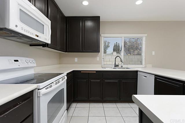 Detail Gallery Image 7 of 34 For 11123 Pisces Way, San Diego,  CA 92126 - 4 Beds | 2 Baths