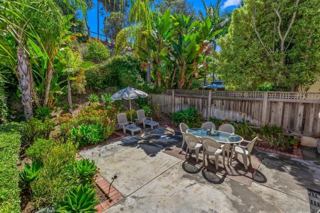 6338 Caminito Del Pastel, San Diego CA: https://media.crmls.org/mediaz/0ed1c6b9-f615-4c28-8dc2-b0d012d016d9.jpg