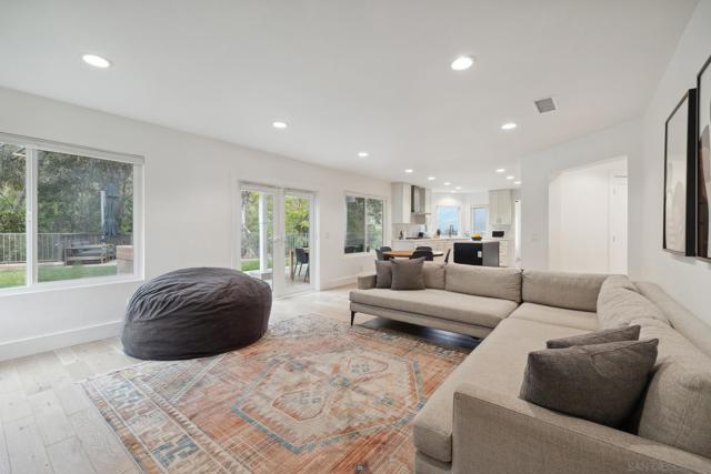 28145 Shady Meadow Ln, Yorba Linda CA: https://media.crmls.org/mediaz/0ed1fa49-e73e-4f6e-9e14-c8f0ac52a292.jpg