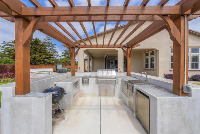 2999 Bluffs Drive, Marina CA: https://media.crmls.org/mediaz/0ed28ca9-d57e-4f3a-b8c4-3341ea6eb037.jpg