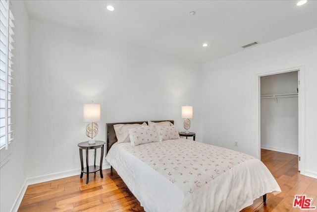 1535 Verde Ridge Lane, Westlake Village CA: https://media.crmls.org/mediaz/0ed4138f-7fdc-4eb7-b69f-4e5571a4da30.jpg