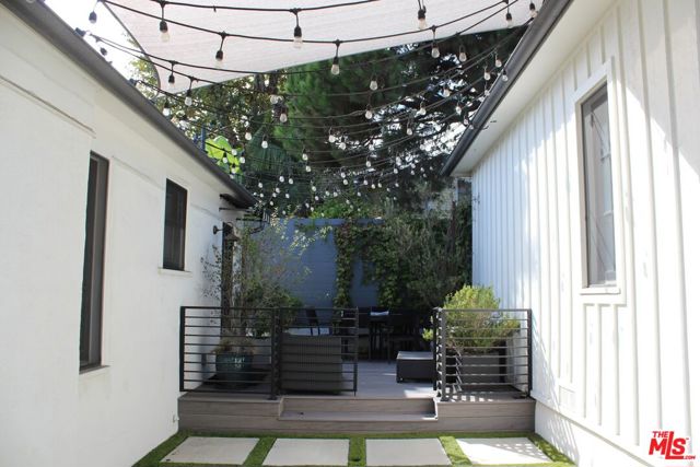 4311 Finley Avenue, Los Angeles CA: https://media.crmls.org/mediaz/0ed41b80-130e-4dae-a380-1149ebfa2de7.jpg