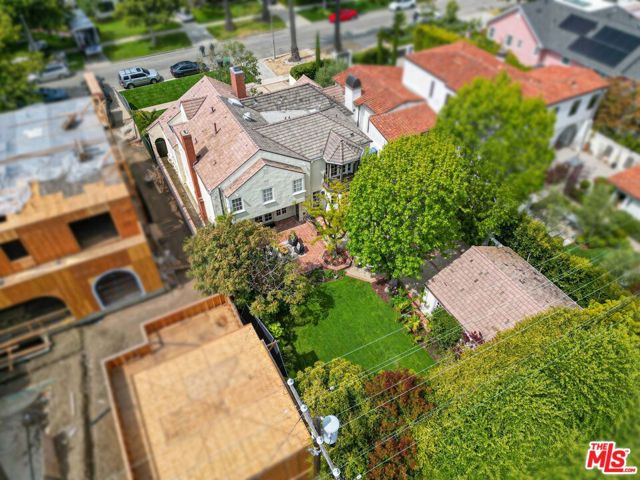 217 17th Street, Santa Monica CA: https://media.crmls.org/mediaz/0ed4a210-e065-40d2-a250-2effe9c1ec49.jpg