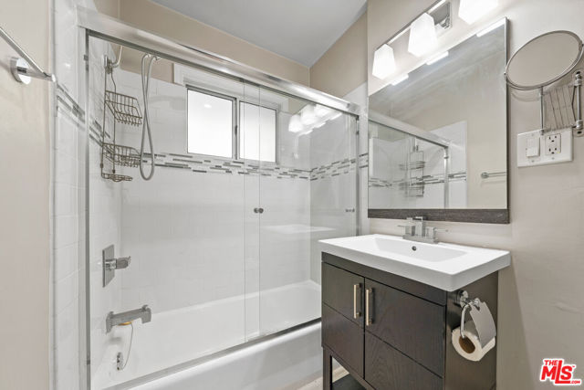 8555 Sherwood Drive, West Hollywood CA: https://media.crmls.org/mediaz/0ed4b88c-5482-4b48-a627-3a75b76ed010.jpg
