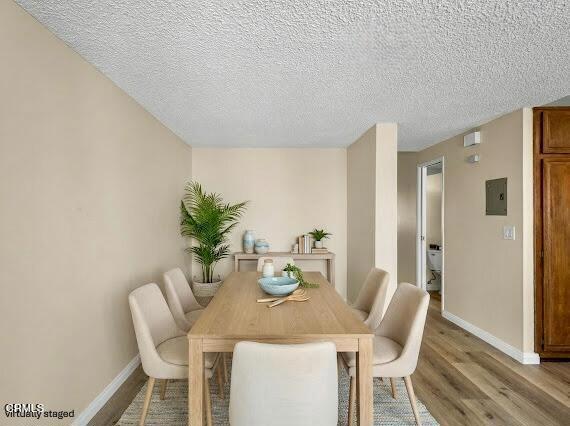 Detail Gallery Image 17 of 42 For 272 Green Moor Pl, Thousand Oaks,  CA 91361 - 3 Beds | 2/1 Baths