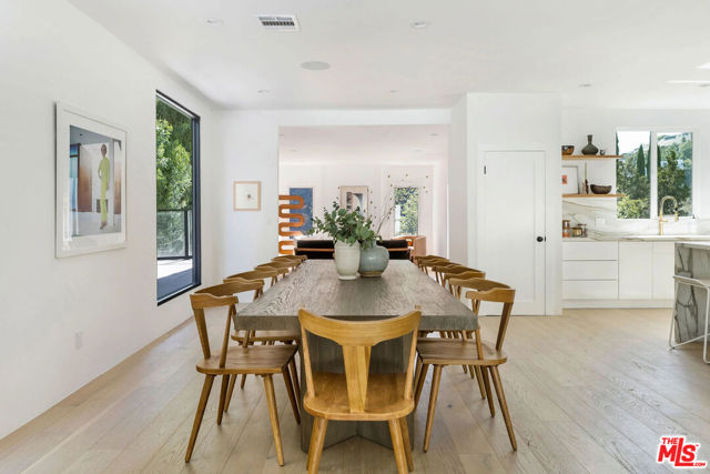 2600 Zorada Drive, Los Angeles CA: https://media.crmls.org/mediaz/0ed51d9c-054e-4f39-a92e-4adfbc03008d.jpg