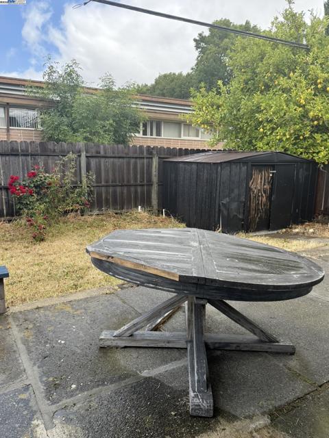 224 E Tennessee St, Fairfield CA: https://media.crmls.org/mediaz/0ed54f55-ccab-4f52-83b2-afb9a5e220b3.jpg