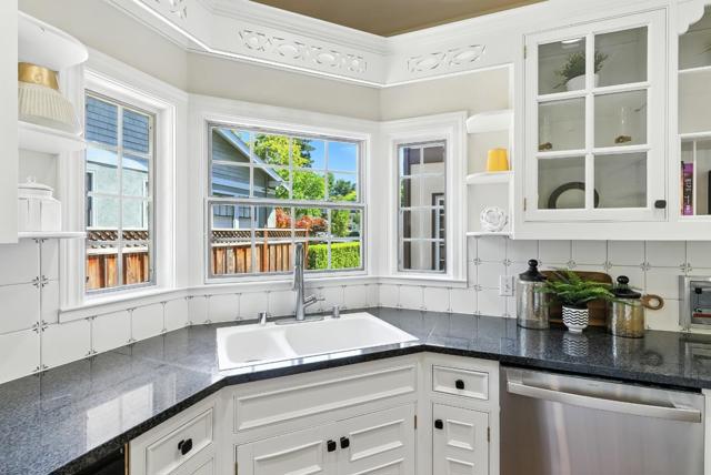 158 Oakdale Street, Redwood City CA: https://media.crmls.org/mediaz/0ed5e5d9-b269-4f6c-8baa-513ca6c032c1.jpg