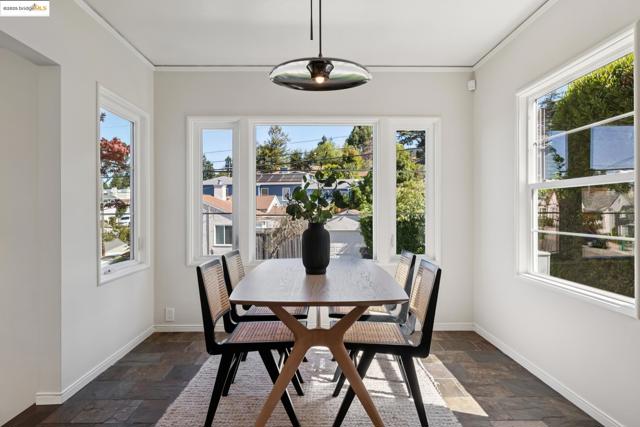 4701 Kaphan Ave, Oakland CA: https://media.crmls.org/mediaz/0ed64c01-ce9b-407a-beb4-5ac69f3c5277.jpg