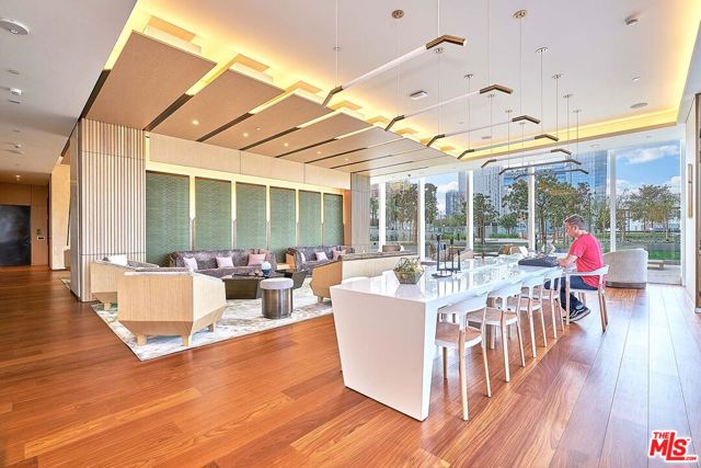 889 Francisco Street, Los Angeles CA: https://media.crmls.org/mediaz/0ed7ce61-2f8c-4acf-9d05-6dc8fd352018.jpg