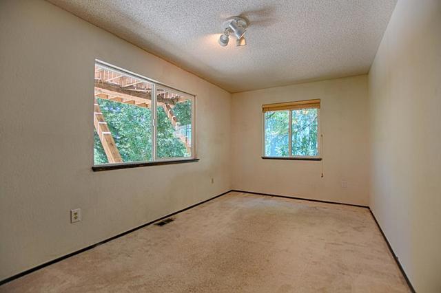 41 Grandview Avenue, Felton CA: https://media.crmls.org/mediaz/0ed7fbe0-51bb-443c-aace-bc0d659ee38a.jpg