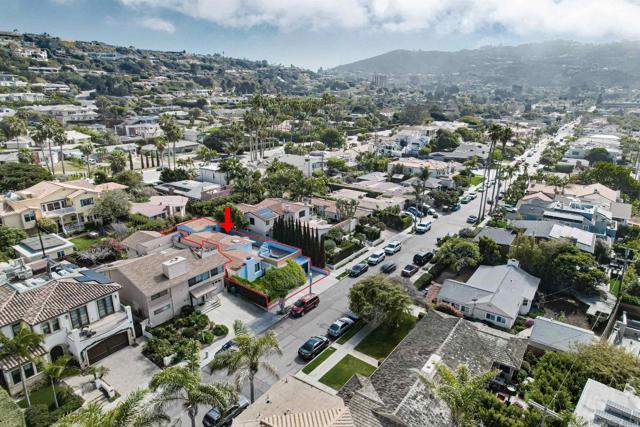 8457 Paseo Del Ocaso, La Jolla CA: https://media.crmls.org/mediaz/0ed80645-ba0c-4c59-a733-591c32e7156c.jpg