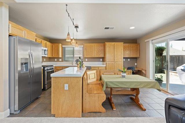 2421 Valley View Road, Hollister CA: https://media.crmls.org/mediaz/0ed8efb0-6325-4833-8600-d55ca2c61bff.jpg