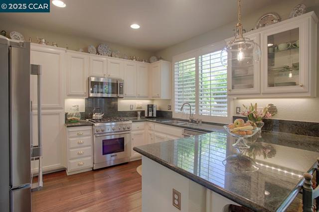1409 Dumaine St, Concord CA: https://media.crmls.org/mediaz/0ed94a2f-1aac-4de0-8151-b2d60afe4616.jpg