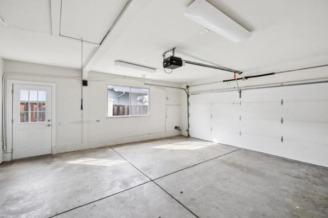 561 Anchor Circle, Redwood City CA: https://media.crmls.org/mediaz/0ed95890-43b7-4b00-920a-cce08de0be8c.jpg