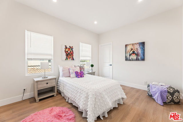 426 N Pacific Avenue, San Pedro CA: https://media.crmls.org/mediaz/0eda13e5-3307-4727-99da-476c7c16782a.jpg
