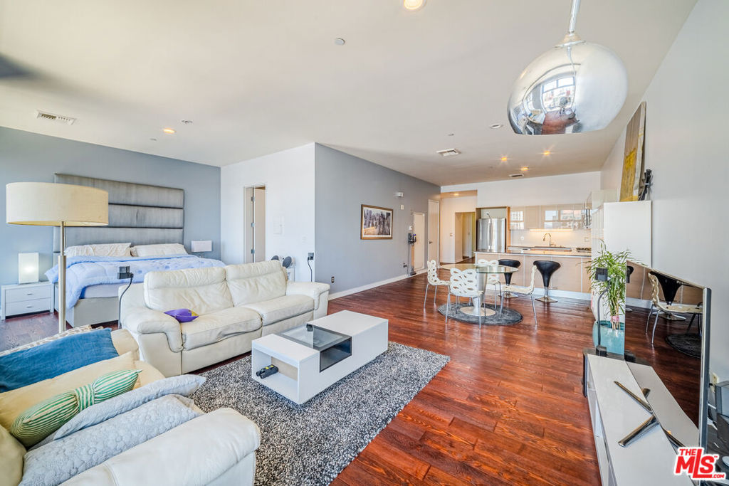 801 S GRAND Avenue 2104, Los Angeles, CA 90017
