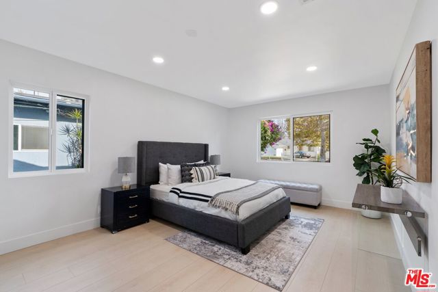 5413 Halbrent Avenue, Sherman Oaks CA: https://media.crmls.org/mediaz/0eda30a2-701a-402b-88f7-0baa5924ef6e.jpg