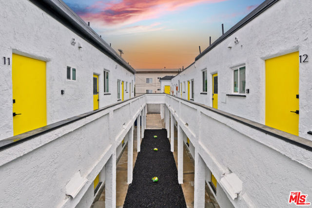201 N Normandie Avenue, Los Angeles CA: https://media.crmls.org/mediaz/0eda8f4c-529e-44fd-ac68-9870f80aa901.jpg