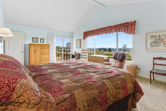 7547 Arden Way, Aptos CA: https://media.crmls.org/mediaz/0edb157f-fb73-424b-9d16-d53c3d40752b.jpg