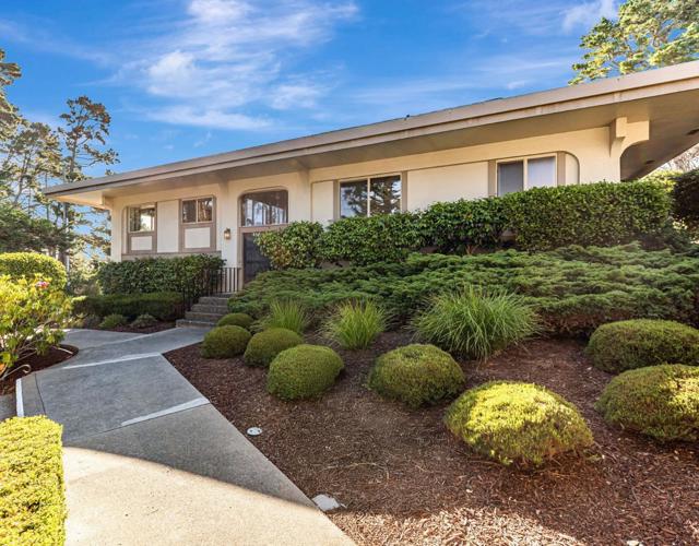 59 Skyline Crest Dr, Monterey CA: https://media.crmls.org/mediaz/0edb450b-3bdb-44e7-8567-a62e8b0cd388.jpg