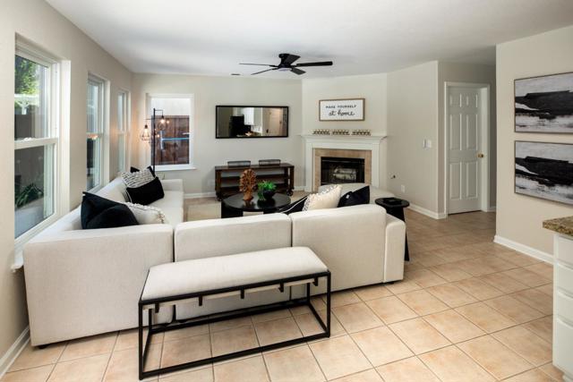 1417 Briarberry Lane, Gilroy CA: https://media.crmls.org/mediaz/0edb7c79-4af5-4053-84e7-7d6f99606cdf.jpg