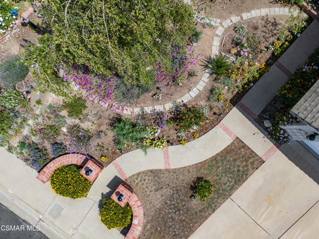 709 Zinnia Court, Thousand Oaks CA: https://media.crmls.org/mediaz/0edbdd19-a400-4a8b-bc7a-3758fa1da23b.jpg