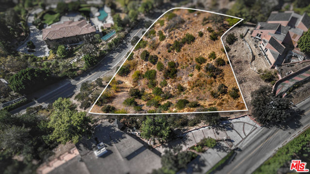 2811 Benedict Canyon Drive photo 7