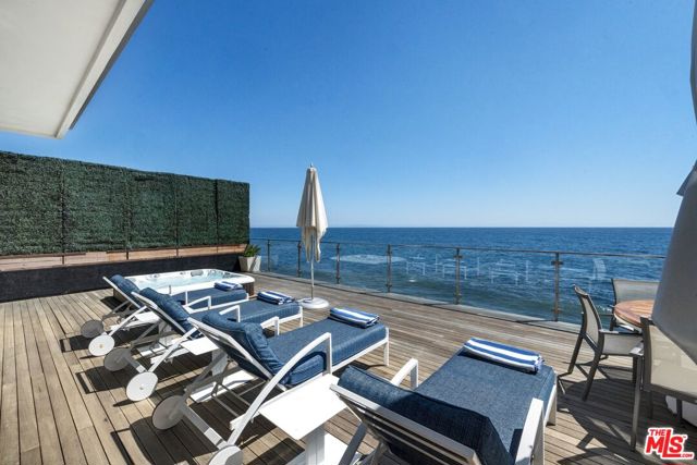 24380 Malibu Road, Malibu CA: https://media.crmls.org/mediaz/0edd1059-ddd6-4165-bc36-9cb5ac405f60.jpg