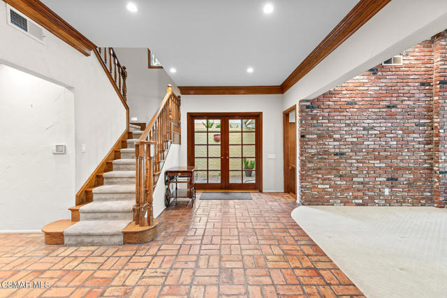 1275 Westwind Circle, Westlake Village CA: https://media.crmls.org/mediaz/0edd33e9-3d0e-4d93-af34-f807af2ca9f8.jpg