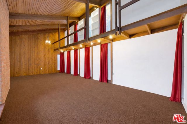 7230 Outpost Cove Drive, Los Angeles CA: https://media.crmls.org/mediaz/0edd4001-2b6b-4e57-91e1-6faf61e18541.jpg