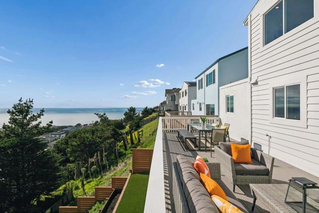 170 Beachview Avenue, Pacifica CA: https://media.crmls.org/mediaz/0eddc3f3-dbbe-4bdf-8dfe-570db1128a94.jpg