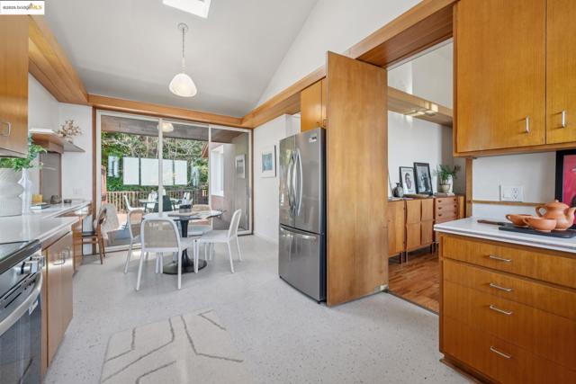 120 Hill Rd, Berkeley CA: https://media.crmls.org/mediaz/0ede8c79-0802-40aa-a64e-b78864cf9618.jpg