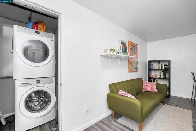 2020 17Th Ave, Oakland CA: https://media.crmls.org/mediaz/0ede8d6e-03d7-4aed-aedd-6a87e2b6a1e5.jpg