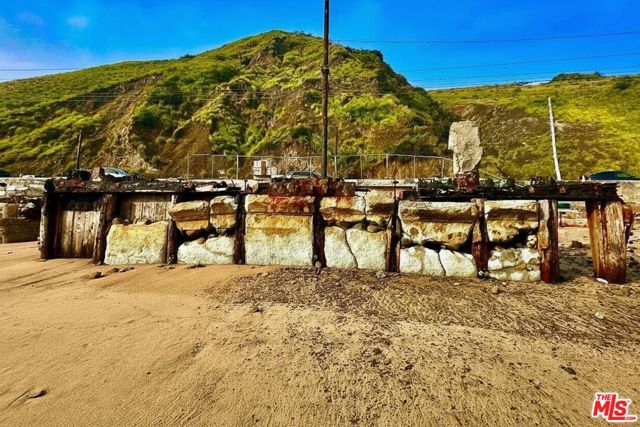 19240 Pacific Coast Highway photo 6