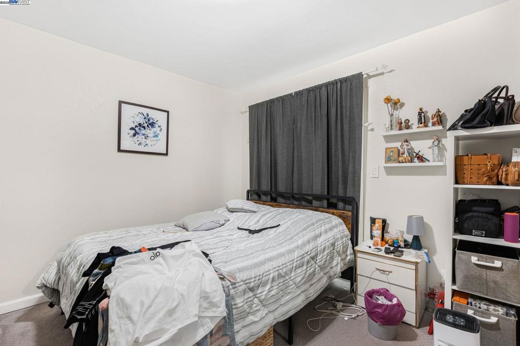 https://media.crmls.org/mediaz/0eded3ca-bbde-44cb-8396-5e9d367f5a05.jpg?preset=X-Large
