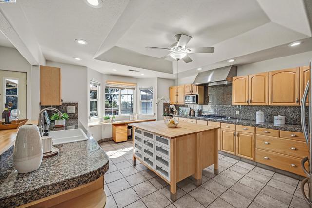 Image 11 of 55 For 4635 Seven Hills Rd