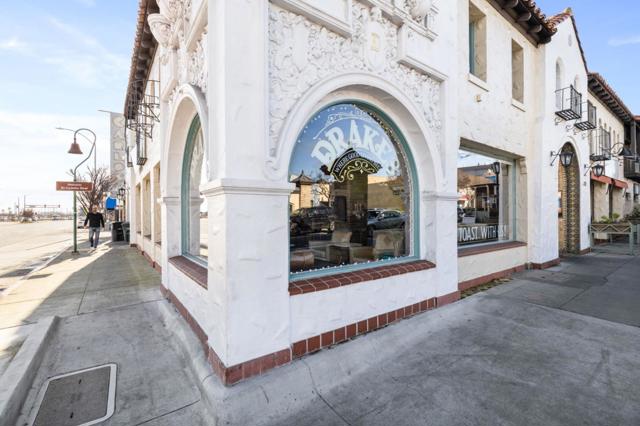 9 Mayflower Lane, San Carlos CA: https://media.crmls.org/mediaz/0edfa6b8-6ea2-428f-9785-f11944989bfd.jpg