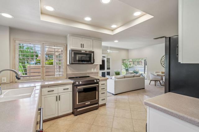 73457 Irontree Drive, Palm Desert CA: https://media.crmls.org/mediaz/0edfafbb-9368-488d-8bf8-127660bb046a.jpg