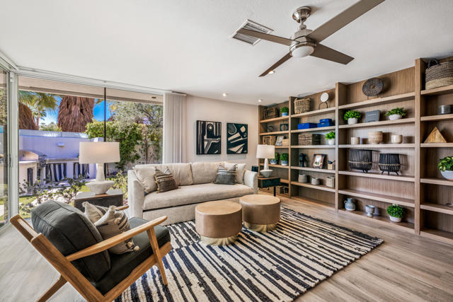 580 W Panga Way, Palm Springs CA: https://media.crmls.org/mediaz/0ee007a7-8f07-4a61-92c0-2390b60c37d4.jpg