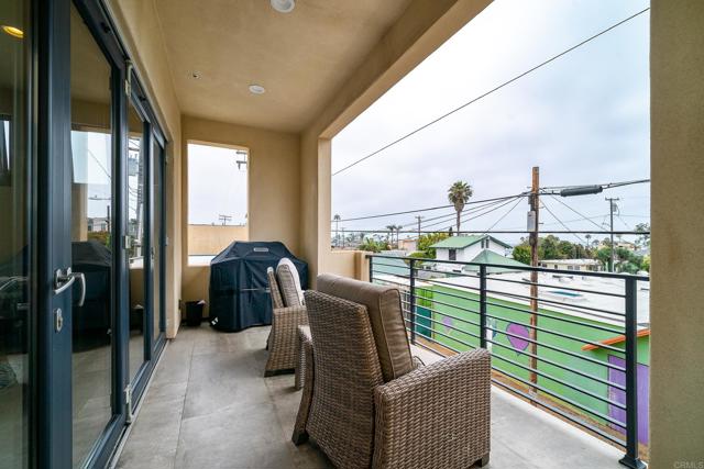 Detail Gallery Image 11 of 43 For 907 S Tremont St, Oceanside,  CA 92054 - 3 Beds | 3/1 Baths