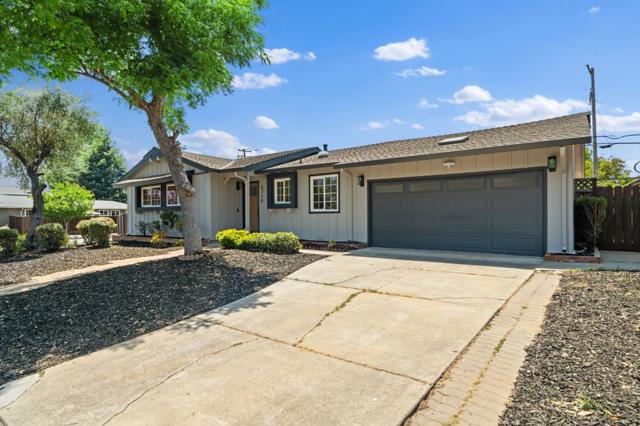 6710 Wisteria Way, San Jose CA: https://media.crmls.org/mediaz/0ee138e5-5956-4c14-a8b0-bb4b88edf017.jpg