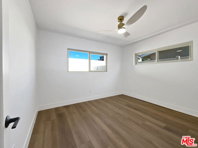 5736 Vantage Avenue, Valley Village CA: https://media.crmls.org/mediaz/0ee1e9e9-8e80-4606-8fd9-7cf6ae4134fe.jpg