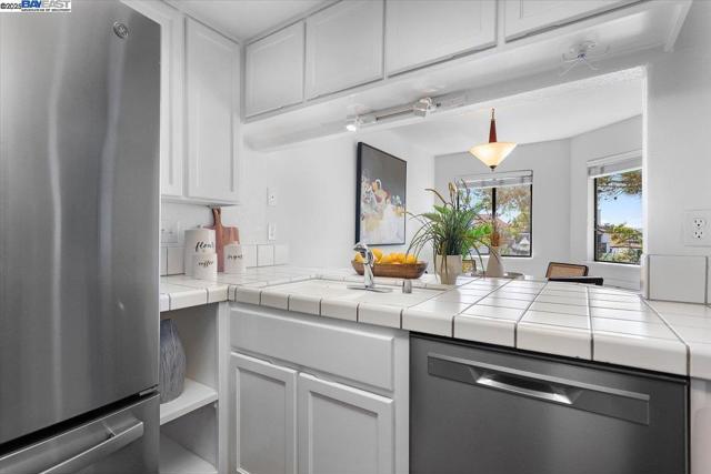 21103 Gary Dr, Hayward CA: https://media.crmls.org/mediaz/0ee22695-d997-4ac2-8934-760d8d961b6b.jpg