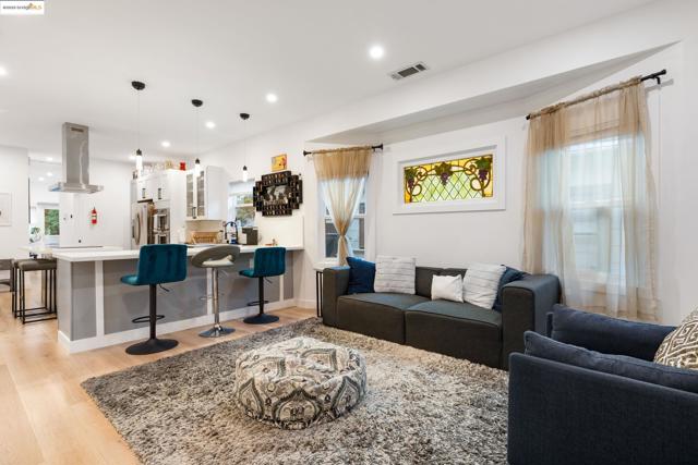 75 Echo Ave, Oakland CA: https://media.crmls.org/mediaz/0ee23844-d1a8-4f14-87ef-84c61f9ef470.jpg