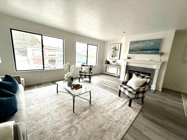 900 Hillside Boulevard, Daly City CA: https://media.crmls.org/mediaz/0ee2467b-c2c5-4dc6-8b31-39cfb6207c84.jpg